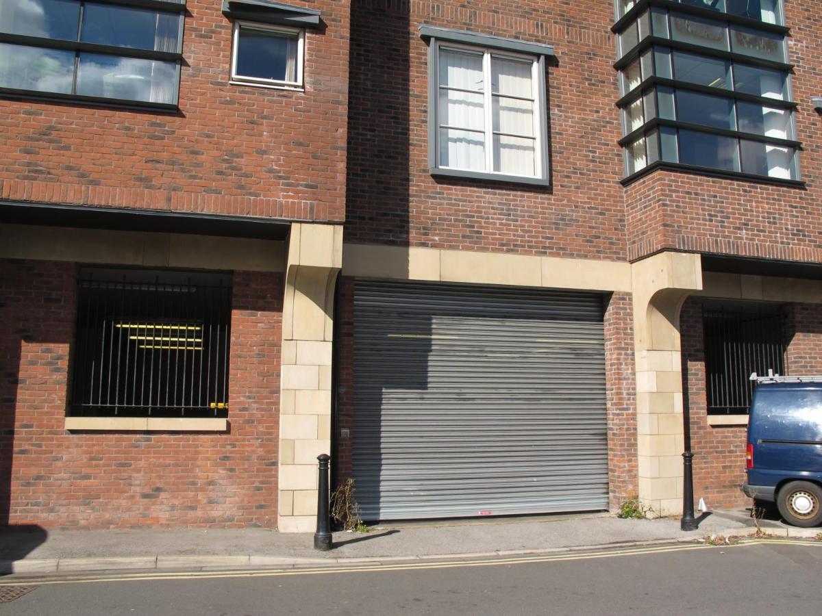 Churchill Two Bedroom Apartments With Free Parking And The Minster View York Exterior photo