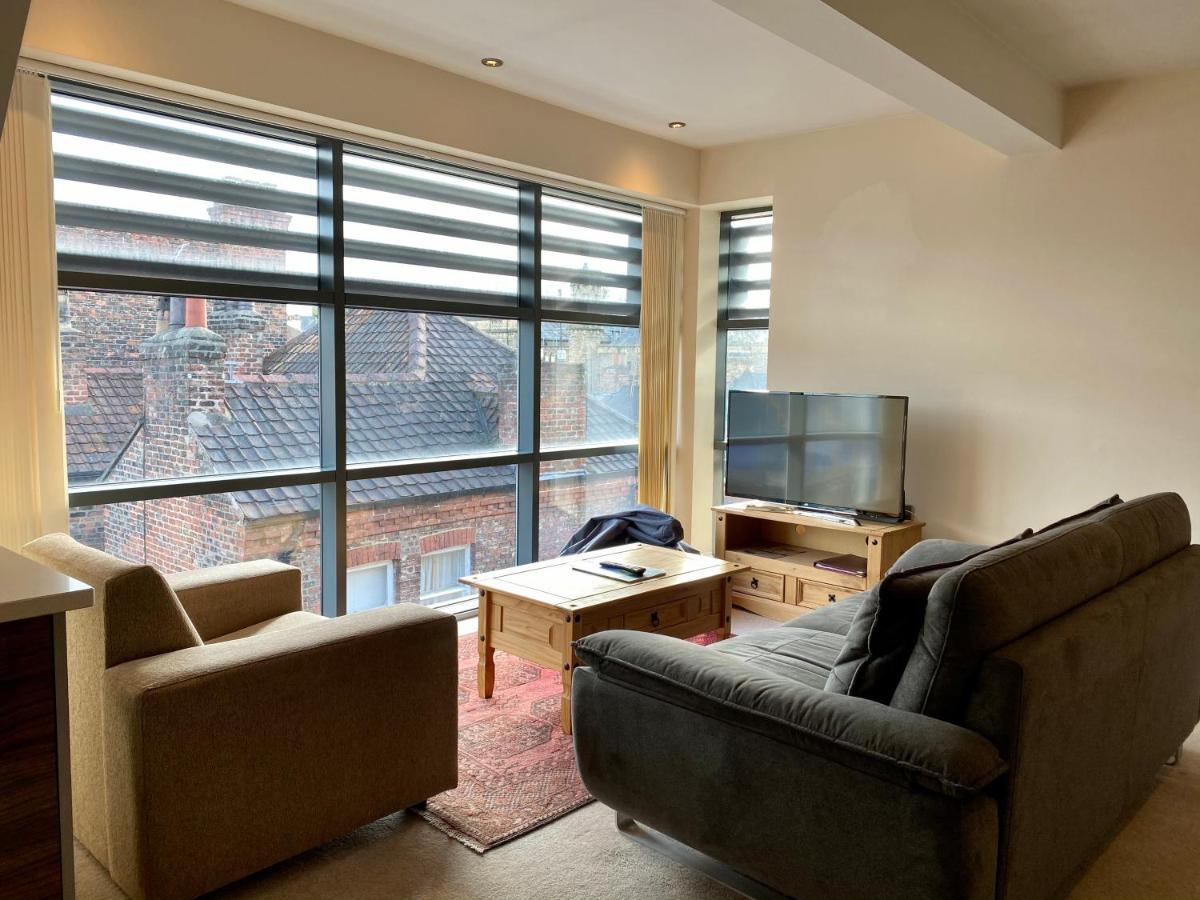 Churchill Two Bedroom Apartments With Free Parking And The Minster View York Exterior photo